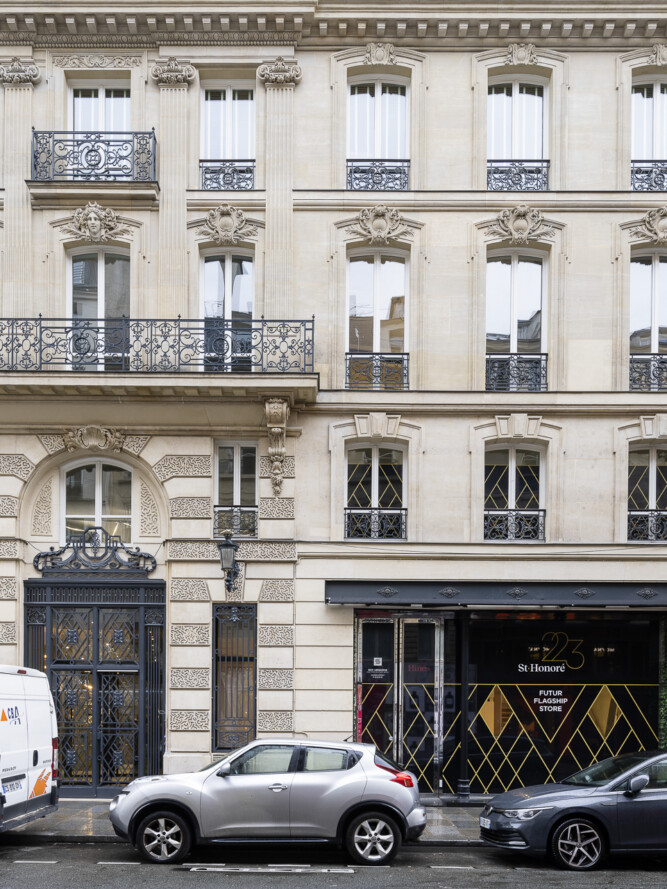 Vu d'un immeuble en rénovation ST honoré