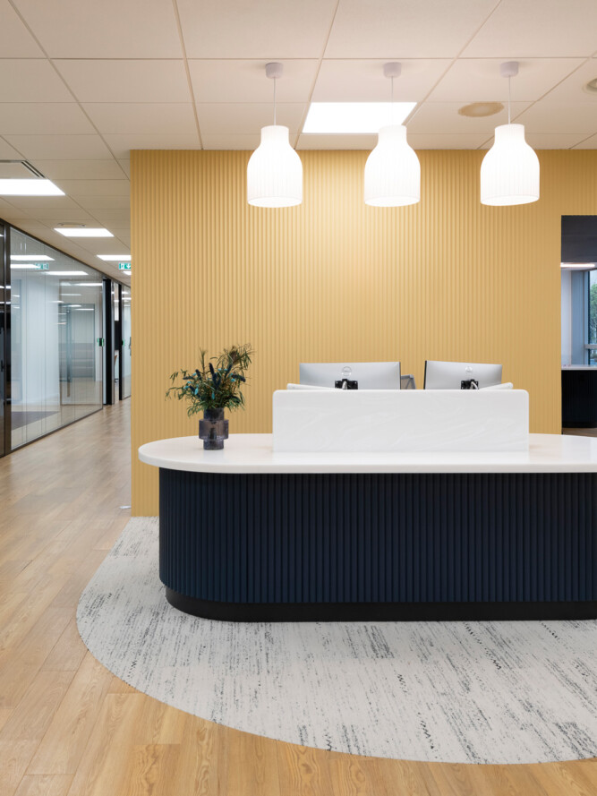 Bureaux éco-responsables à Saint-Ouen conçus par MAKE Office pour une entreprise du transport ferroviaire